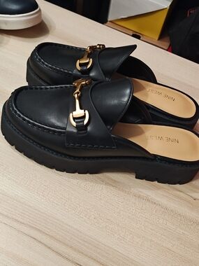 Nine West Black Leather Mule Loafers with Gold Bit 9.5